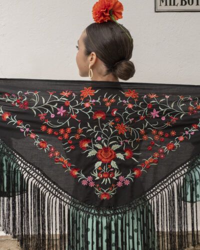 Mantón Flecos Negro Bordado Multicolor