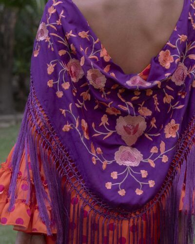 Mantón Flecos Morado Bordado Naranja (copia)