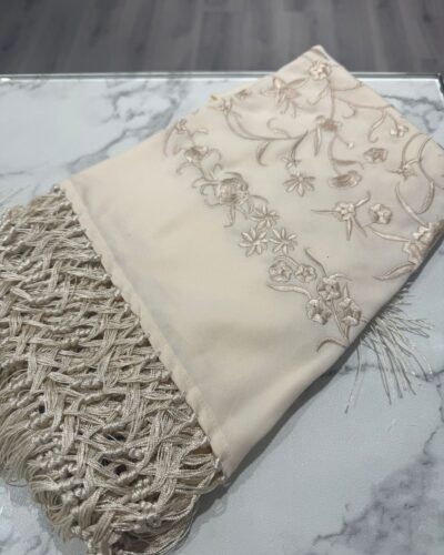 Mantón Flecos Beige Bordado Beige